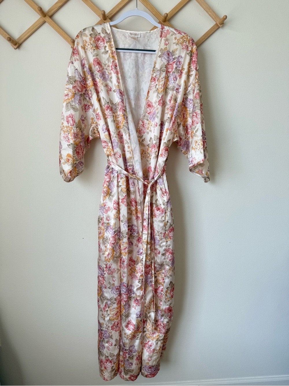 Barbizon Vintage Maxi floral satin wrap robe